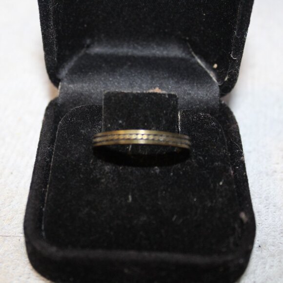 RING -037 - Picture 1 of 1